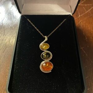 Elegant Amber Pendant Necklace